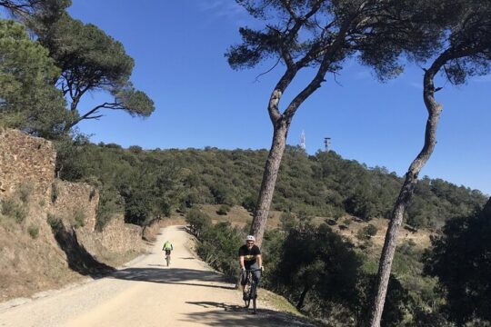 3 Hour Gravel Cycling in Barcelona