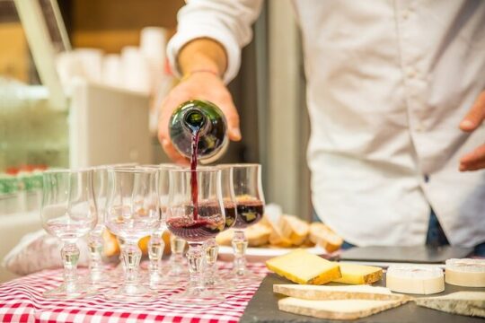 Private Cheese and Wine tour with a Chef in Montmartre