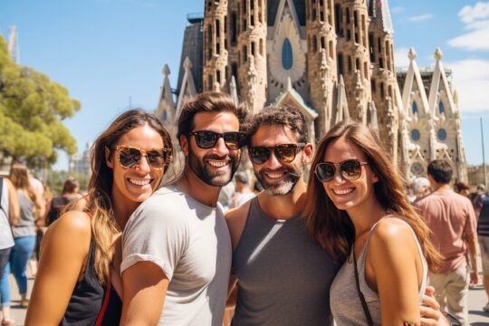 Barcelona Sagrada Familia Guided Tour with skip the line ticket