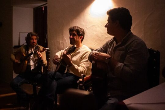 Lisbon: Fado Night with Dinner in a Traditional Fado House