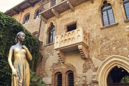 3-Hour Walking Tour with Guide Discovering Verona