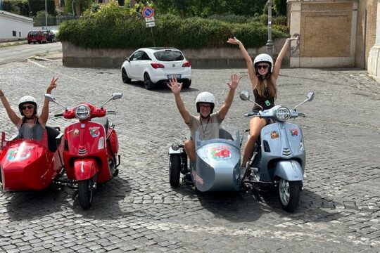 Rome Private Tour in a Vintage Vespa Sidecar Style for 90 Minutes