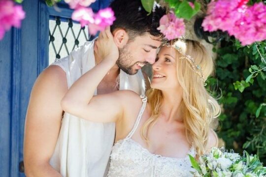 Private Photo Session with a Local Photographer in Athens
