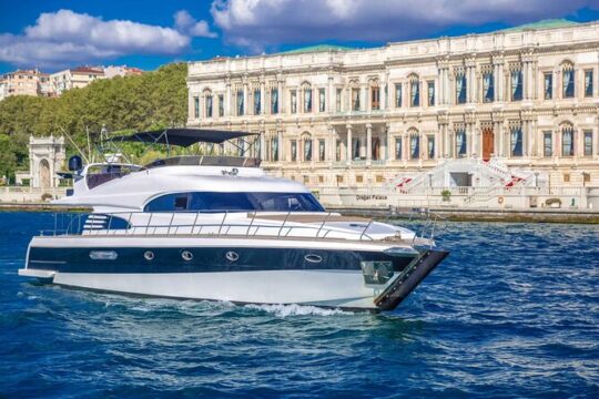 5-Hours Private Luxury Yacht for Bosphorus Cruise in Istanbul