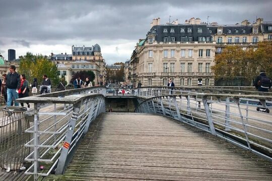 Intouchables Movie Locations Tour in Paris with Local Guide
