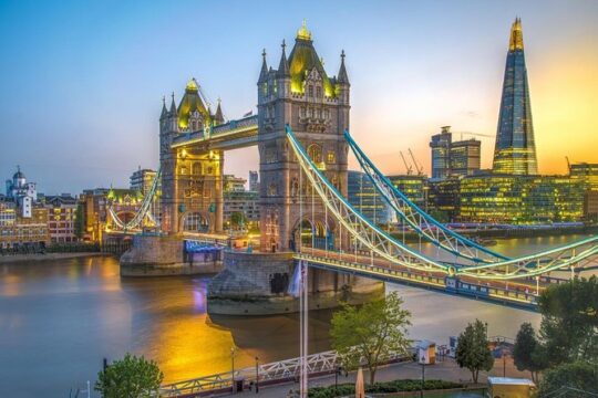 Pre/Post Cruise Private Tour from Dover to Canterbury &Rochester