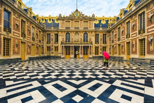 Private Day Trip to Versailles & Estate Marie Antoinette in Paris
