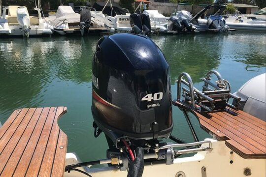Private Cruise to the Pontine Islands on board the Clubman 21 dinghy