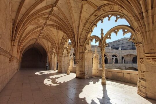 Discoveries and Delights: Belém Private Walking Tour