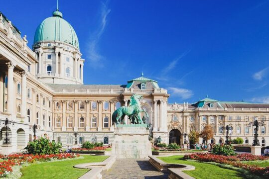 Private Tour: Budapest Castle District and Medieval Hungary with Local Expert