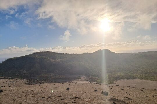 Private Sunrise Tour on Mt Yasur Volcano with Guide