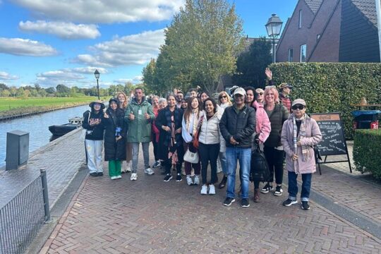 Private Tour from Amsterdam to Giethoorn with Boat Tour Included