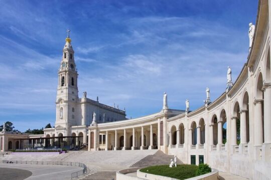 Complete One Day Group Tour Fatima Nazaré and Óbidos