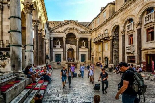 Private History and Trivia Walking Tour by a Local Guide