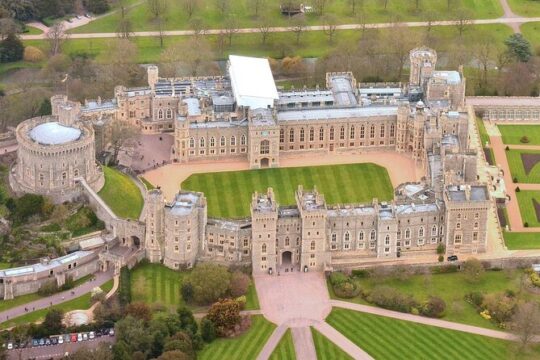 Windsor Castle, Stonehenge and Oxford Private Car Trip