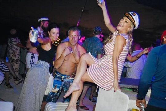 Los Cabos Sunset Party Cruise and Open Bar