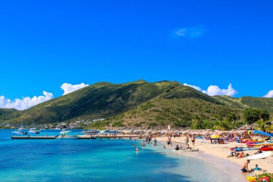 Snorkeling, Swimming and Hiking in Pinel Island