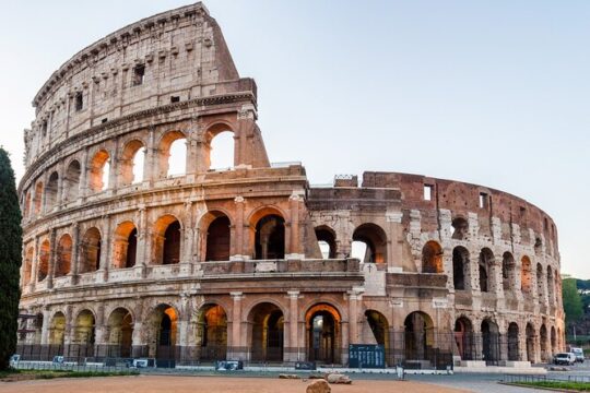 Small Group Colosseum Tour with Forum & Palatine Hill