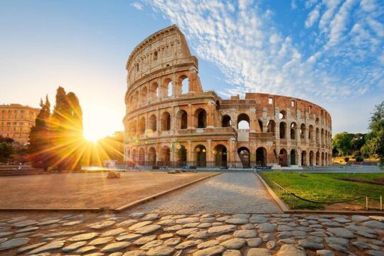 Rome: VIP Colosseum Tour with Arena Floor Gladiator Access