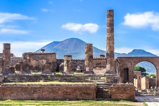 Pompeii and Amalfi Coast Private Tour from Rome with Excavation Visit