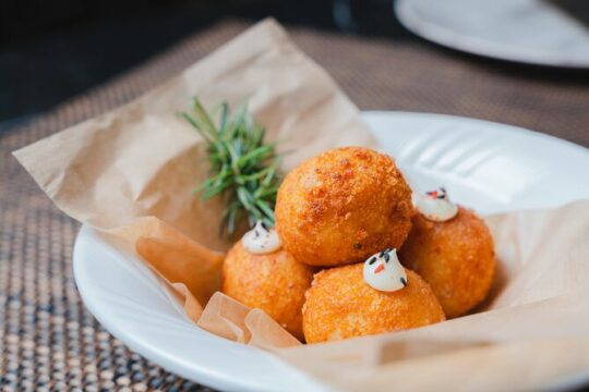 Taste of Trastevere Authentic Roman Street Food Tour