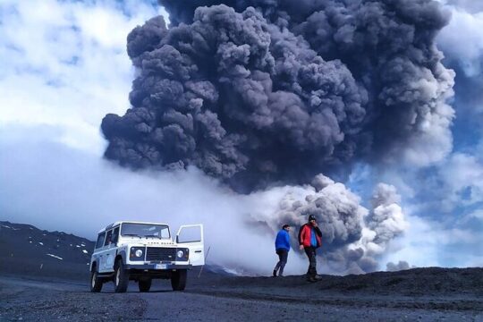 Etna excursion 3000 meters with 4x4 cable car