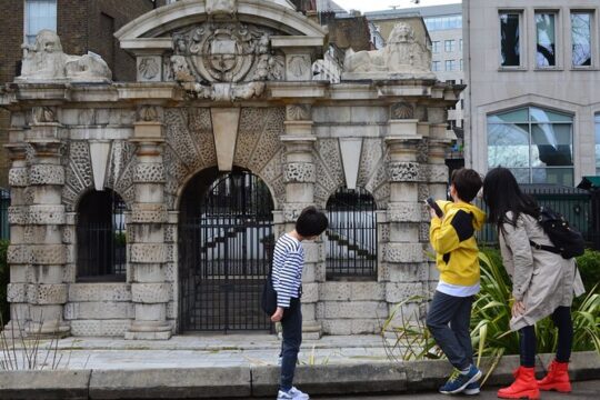 Self-Guided Tour of Westminister for Kids and Families in English