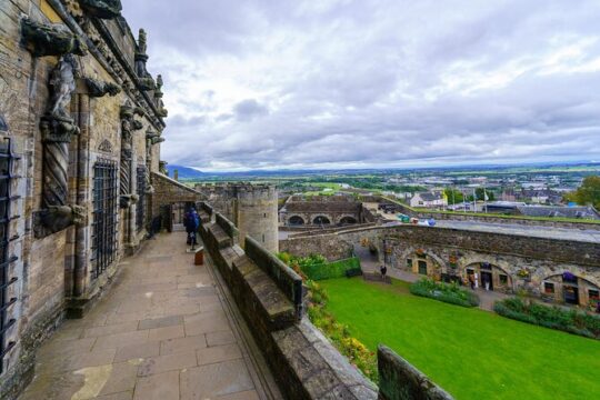 Whisky Loch Leven and Stirling Castle Legends Full Day Tour