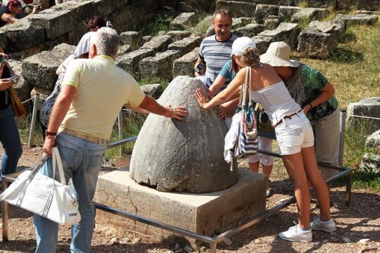 Overnight Delphi and Meteora Tour from Athens with Spanish-Speaking Guide