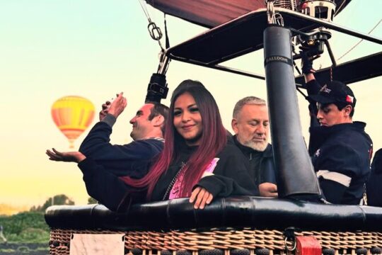 Teotihuacan balloon flight with cave breakfast + pyramids