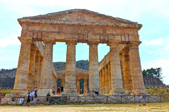Full Day Private Tour in Erice and Segesta from Trapani