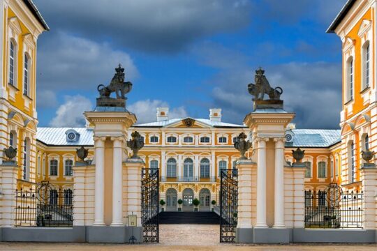 Full Day Private Tour in Rundale Palace from Riga