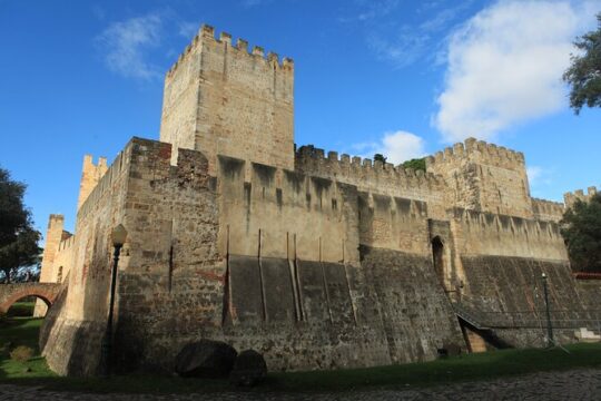 Sao Jorge Castle Guided Tour in Lisbon