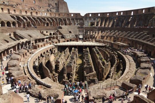 Colosseum Roman Forum and Ancient Rome Tour with Local Guide