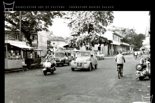 Papeete historic walking tour at night