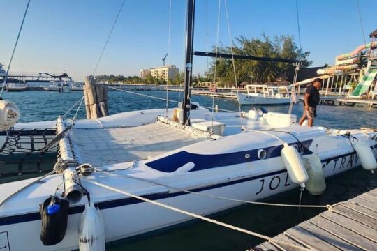 Tour to Isla Mujeres Snorkel and Beach club with Open Bar and Buffet Lunch