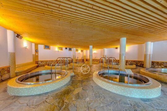 Chocholowskie Thermal Baths Full Access with Private Transfers from Krakow