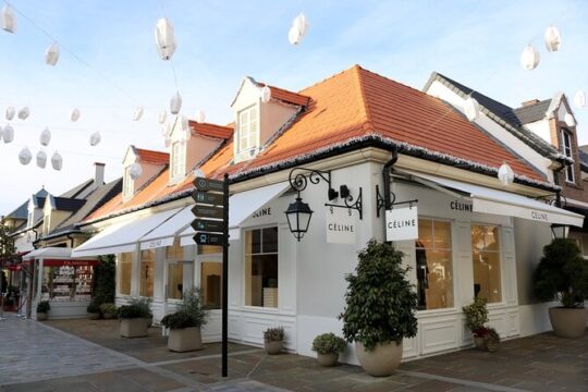 Private Shopping Tour from Paris hotels to La Vallee Village