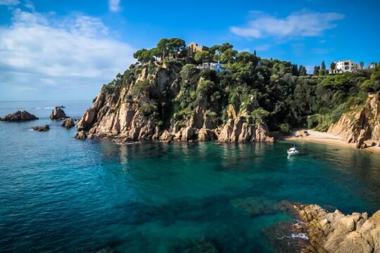 Costa Brava and Medieval Villages Private Tour
