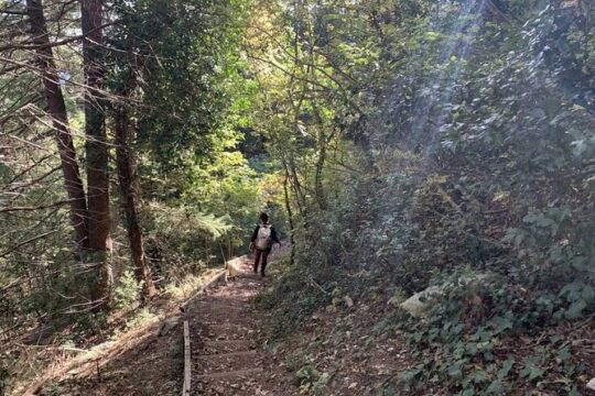 Couple Trekking in San Marino with Aperitif Included