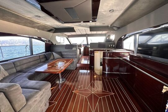 Istanbul: Private Luxury Yacht on Bosphorus 24 MT(79 feet)
