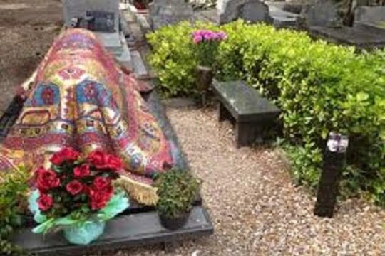 Russian cemetery of Sainte Geneviève des Bois (from your hotel in Paris)