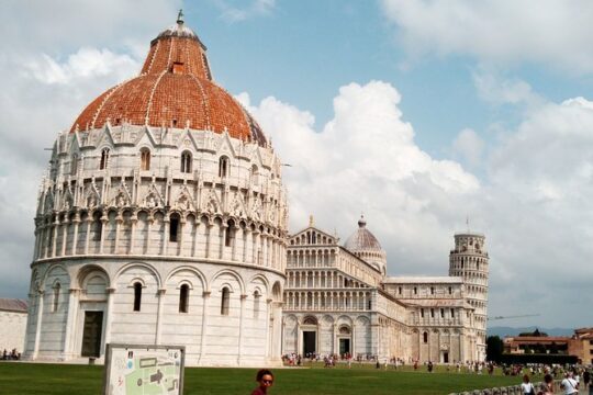 Livorno Port ShorExcursion: Pisa and Lucca Lunch&WineTasting