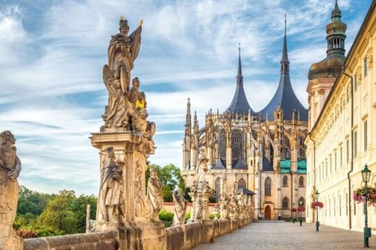 From Prague to Kutna Hora: Private Tour by Train