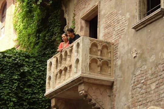 Private Day Trip to Verona from Milan with a local