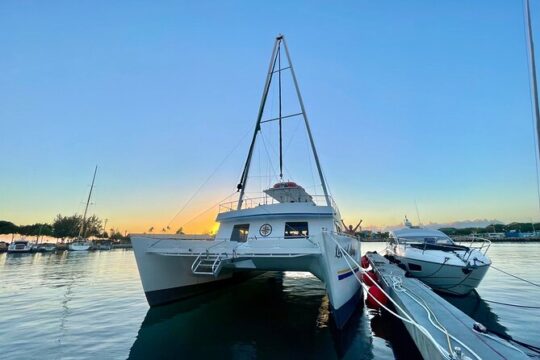 Waikiki Sunset Cruise from Oahu on Glass Bottom Boat