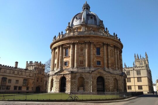 Private Oxford Tour Transport and Entry Included