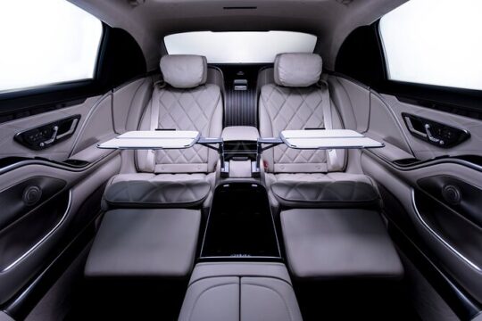 Private sightseeing tour with a luxury sedan - Mercedes-Maybach