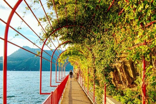 Romantic tour on Lake Como Varenna and Bellagio