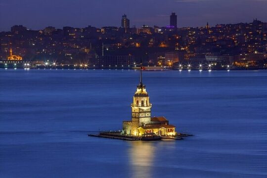 İstanbul Bosphorus Dinner Cruise With Turkish Night Show Drinks